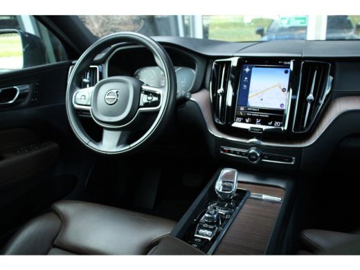 Volvo  XC60 T6 AWD Inscription | Panoramadak | Memory | Standkachel | Getint glas | Trekhaak | 20-Inch ActivLease financial lease