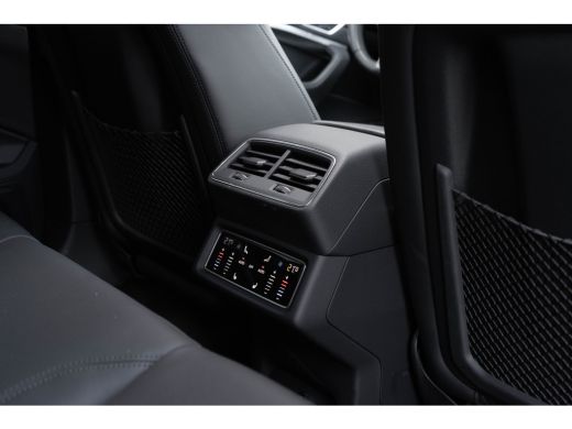 Audi e-tron 55 S-line Quattro / Luchtvering/ Standkachel/ Cruise Control/ Panoramadak/ 300kW (408PK) ActivLease financial lease