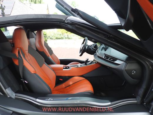 BMW i8 Roadster 1.5 HEADUP/CARPLAY/LASERLIGHT/20''/HARMANKARDON ActivLease financial lease