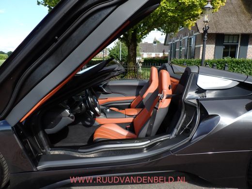 BMW i8 Roadster 1.5 HEADUP/CARPLAY/LASERLIGHT/20''/HARMANKARDON ActivLease financial lease