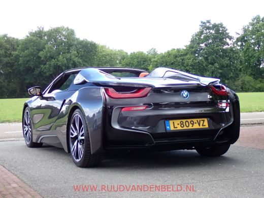 BMW i8 Roadster 1.5 HEADUP/CARPLAY/LASERLIGHT/20''/HARMANKARDON ActivLease financial lease