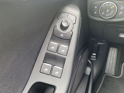 Ford Fiesta 1.0 100PK ECOBOOST TITANIUM | STOEL, STUUR EN VOORRUITVERWARMING| PARKEERSENSOREN| CRUISE CONTROL... ActivLease financial lease