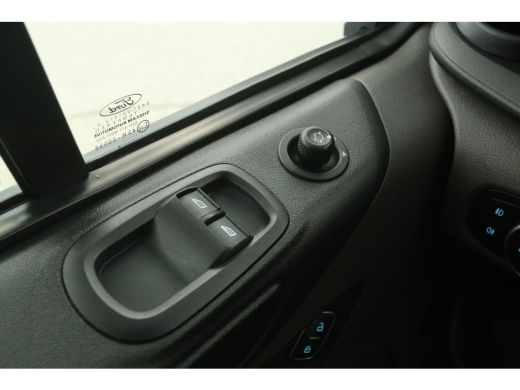 Ford Transit Custom 280 2.0 TDCI L1H1 2800KG Trekgew. Trekhaak Airco Cruise LED Navigatie Imperiaal 3 Persoons Laadru... ActivLease financial lease