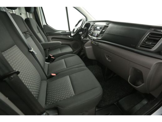 Ford Transit Custom 280 2.0 TDCI L1H1 2800KG Trekgew. Trekhaak Airco Cruise LED Navigatie Imperiaal 3 Persoons Laadru... ActivLease financial lease