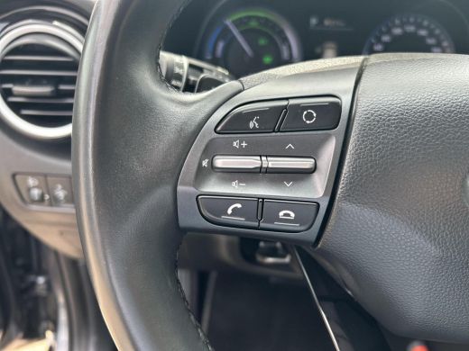 Hyundai KONA 1.6 GDI HEV Fashion | Lederen bekleding | Navigatiesysteem | Lichtmetalenvelgen | Cruise control ... ActivLease financial lease