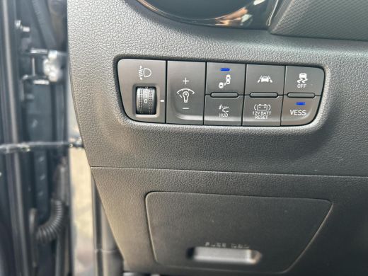 Hyundai KONA 1.6 GDI HEV Fashion | Lederen bekleding | Navigatiesysteem | Lichtmetalenvelgen | Cruise control ... ActivLease financial lease