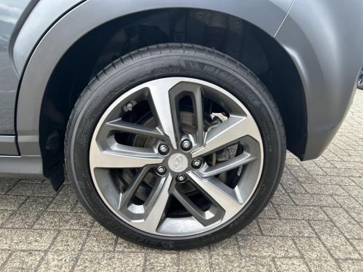 Hyundai KONA 1.6 GDI HEV Fashion | Lederen bekleding | Navigatiesysteem | Lichtmetalenvelgen | Cruise control ... ActivLease financial lease