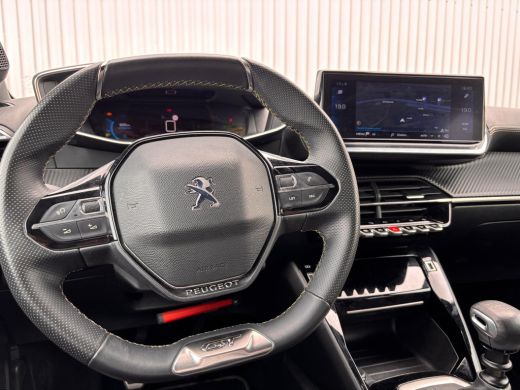 Peugeot 208 1.2 PureTech GT-Line 100PK | Navigatie | Sfeerverlichting | Camera | 17" LM Velgen | Apple Carpla... ActivLease financial lease