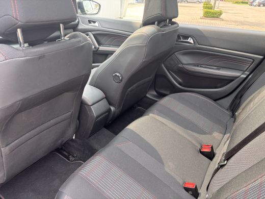 Peugeot 308 SW 1.2 PureTech GT-line 130PK | Panoramadak | Camera | Navigatie | Parkeersensoren | Keyless | Ap... ActivLease financial lease