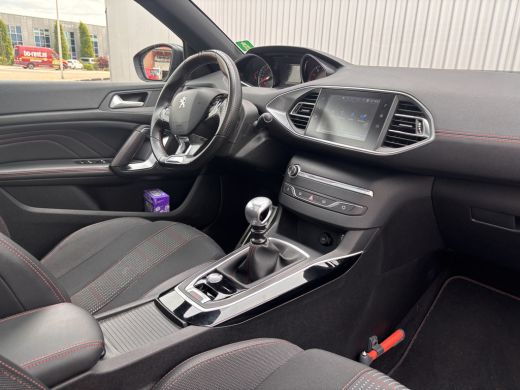 Peugeot 308 SW 1.2 PureTech GT-line 130PK | Panoramadak | Camera | Navigatie | Parkeersensoren | Keyless | Ap... ActivLease financial lease