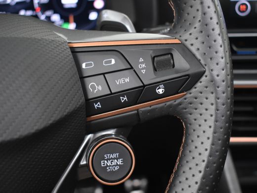 CUPRA Leon Sportstourer 1.4 e-Hybrid VZ Copper Edition Panoramadak | Leder bekleding | Keyless | Dodehoekdetectie | Park ... ActivLease financial lease