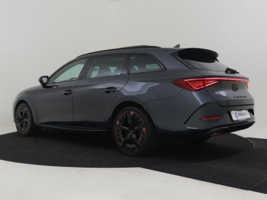 CUPRA Leon Sportstourer 1.4 e-Hybrid VZ Copper Edition Panoramadak | Leder bekleding | Keyless | Dodehoekdetectie | Park ... ActivLease financial lease
