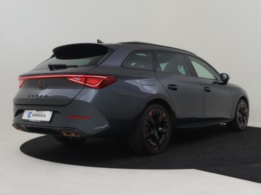 CUPRA Leon Sportstourer 1.4 e-Hybrid VZ Copper Edition Panoramadak | Leder bekleding | Keyless | Dodehoekdetectie | Park ... ActivLease financial lease