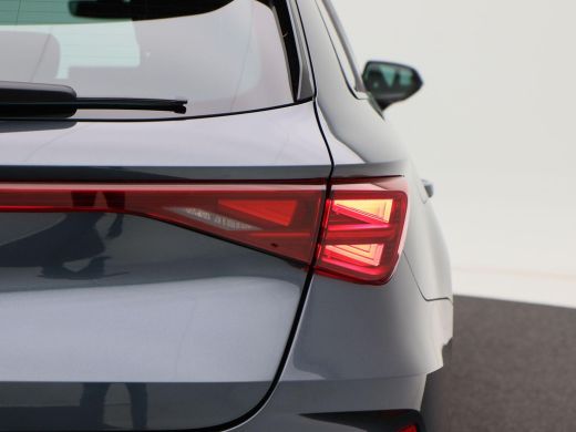 CUPRA Leon Sportstourer 1.5 TSi 272 Pk e-Hybrid VZ Performance | Full LED | Trekhaak | 19 Inch | Camera | Stoelverwarming... ActivLease financial lease