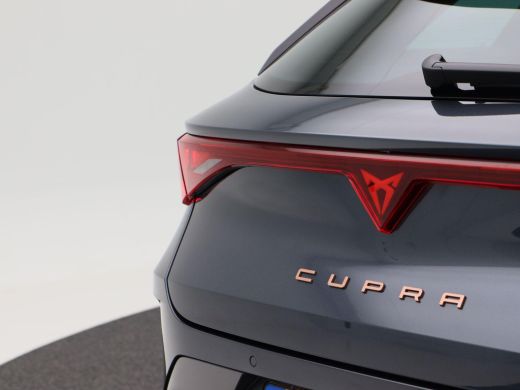 CUPRA Leon Sportstourer 1.5 TSi 272 Pk e-Hybrid VZ Performance | Full LED | Trekhaak | 19 Inch | Camera | Stoelverwarming... ActivLease financial lease