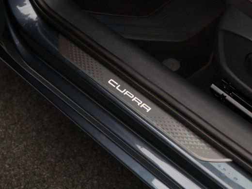 CUPRA Leon Sportstourer 1.5 TSi 272 Pk e-Hybrid VZ Performance | Full LED | Trekhaak | 19 Inch | Camera | Stoelverwarming... ActivLease financial lease