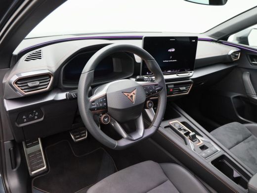 CUPRA Leon Sportstourer 1.5 TSi 272 Pk e-Hybrid VZ Performance | Full LED | Trekhaak | 19 Inch | Camera | Stoelverwarming... ActivLease financial lease