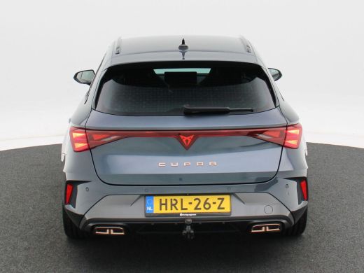 CUPRA Leon Sportstourer 1.5 TSi 272 Pk e-Hybrid VZ Performance | Full LED | Trekhaak | 19 Inch | Camera | Stoelverwarming... ActivLease financial lease