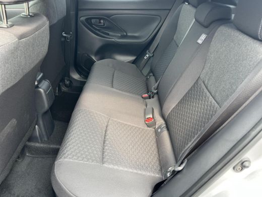 Toyota Yaris Cross 1.5 Hybrid 115 First Edition | Parkeersensoren | Stoel- + stuurverwarming | Navigatie | Carplay |... ActivLease financial lease