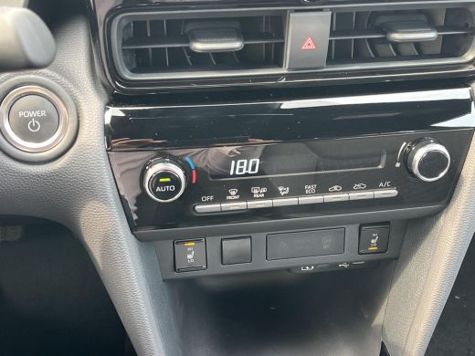 Toyota Yaris Cross 1.5 Hybrid 115 First Edition | Parkeersensoren | Stoel- + stuurverwarming | Navigatie | Carplay |... ActivLease financial lease