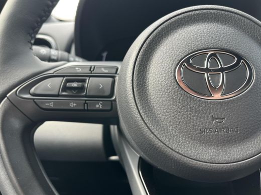 Toyota Yaris Cross 1.5 Hybrid 115 First Edition | Parkeersensoren | Stoel- + stuurverwarming | Navigatie | Carplay |... ActivLease financial lease