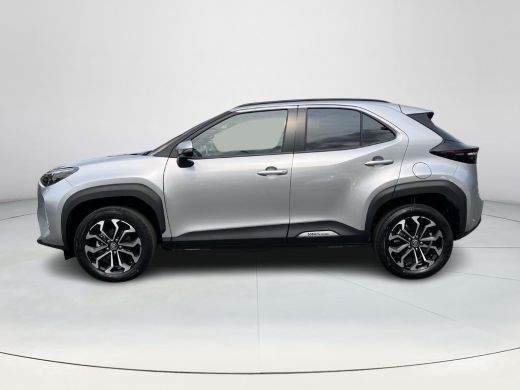 Toyota Yaris Cross 1.5 Hybrid 115 First Edition | Parkeersensoren | Stoel- + stuurverwarming | Navigatie | Carplay |... ActivLease financial lease
