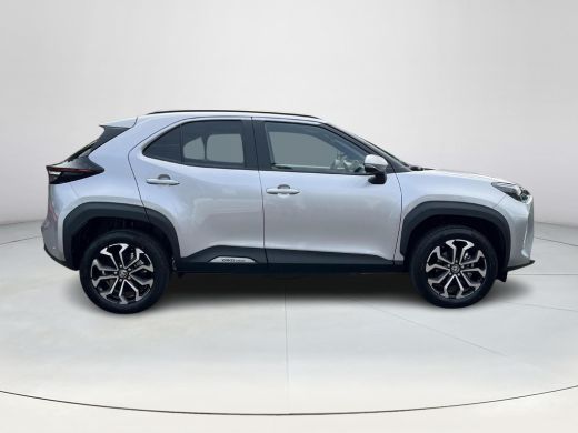 Toyota Yaris Cross 1.5 Hybrid 115 First Edition | Parkeersensoren | Stoel- + stuurverwarming | Navigatie | Carplay |... ActivLease financial lease