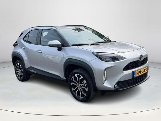 Toyota Yaris Cross 1.5 Hybrid 115 First Edition | Parkeersensoren | Stoel- + stuurverwarming | Navigatie | Carplay |... ActivLease financial lease