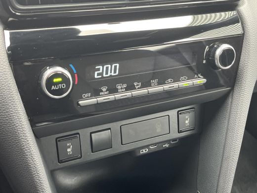 Toyota Yaris Cross 1.5 Hybrid Dynamic PLUS All-in prijs! | Stoel/stuurwielverwarming | Voorruitverwarming ActivLease financial lease