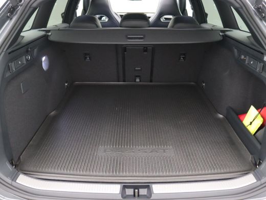 Volkswagen Passat Variant 1.5 eHybrid R-Line Edition 272PK DSG Matrix led, trekhaak, adaptive cruise, side assist, ... ActivLease financial lease