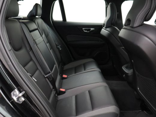Volvo  V60 2.0 T4 190 PK R-DESIGN + PANORAMADAK | WEGKL. TREKHAAK | STUURVERW. | ADAPTIVE CRUISE CONTROL ActivLease financial lease