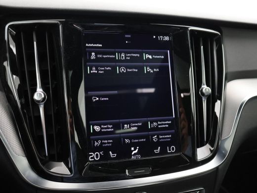 Volvo  V60 2.0 T4 190 PK R-DESIGN + PANORAMADAK | WEGKL. TREKHAAK | STUURVERW. | ADAPTIVE CRUISE CONTROL ActivLease financial lease