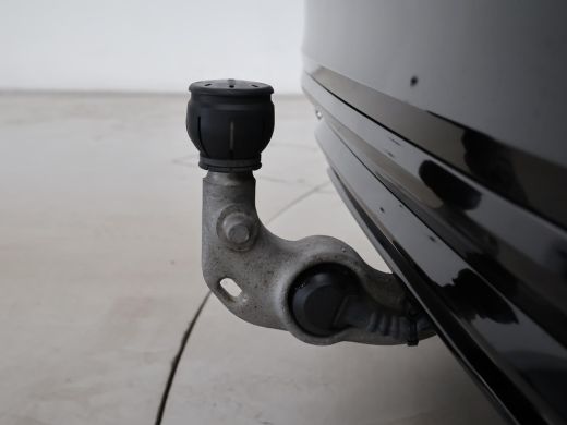 Volvo  V60 2.0 T4 190 PK R-DESIGN + PANORAMADAK | WEGKL. TREKHAAK | STUURVERW. | ADAPTIVE CRUISE CONTROL ActivLease financial lease