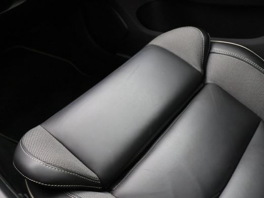 Volvo  V60 2.0 T4 190 PK R-DESIGN + PANORAMADAK | WEGKL. TREKHAAK | STUURVERW. | ADAPTIVE CRUISE CONTROL ActivLease financial lease