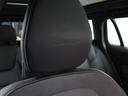 Volvo  V60 2.0 T4 190 PK R-DESIGN + PANORAMADAK | WEGKL. TREKHAAK | STUURVERW. | ADAPTIVE CRUISE CONTROL ActivLease financial lease