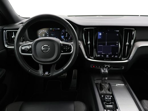 Volvo  V60 2.0 T4 190 PK R-DESIGN + PANORAMADAK | WEGKL. TREKHAAK | STUURVERW. | ADAPTIVE CRUISE CONTROL ActivLease financial lease