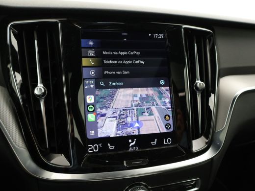 Volvo  V60 2.0 T4 190 PK R-DESIGN + PANORAMADAK | WEGKL. TREKHAAK | STUURVERW. | ADAPTIVE CRUISE CONTROL ActivLease financial lease