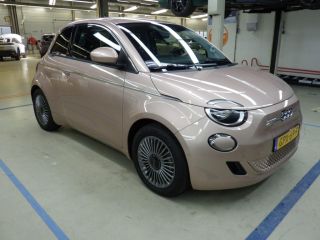 Fiat 500E Urban 42 kWh | Pack Style & Comfort | Achteruitrijcamera | Dodehoek-Detectie | Parkeersensoren | ...