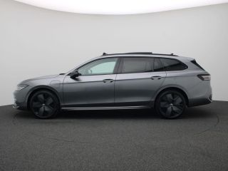 Volkswagen Passat Variant 1.5 eHybrid R-Line Edition 272PK DSG Matrix led, trekhaak, adaptive cruise, side assist, ...