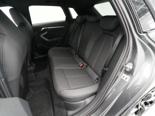 Audi A3 Sportback 35 TFSI 150 pk S edition Facelift model, PDC, Optiek zwart plus, 19 inch 88 ActivLease financial lease