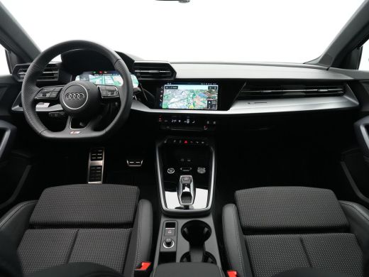 Audi A3 Sportback 35 TFSI 150 pk S edition Facelift model, PDC, Optiek zwart plus, 19 inch 88 ActivLease financial lease