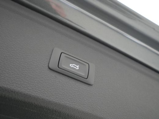Audi Q5 50 TFSI e 299 pk S edition Panodak, B&O, Luchtvering, Camera, Stoelverwarming 115 ActivLease financial lease