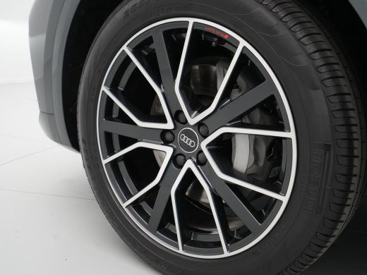 Audi Q5 50 TFSI e 299 pk S edition Panodak, B&O, Luchtvering, Camera, Stoelverwarming 115 ActivLease financial lease