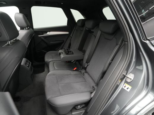 Audi Q5 50 TFSI e 299 pk S edition Panodak, B&O, Luchtvering, Camera, Stoelverwarming 115 ActivLease financial lease
