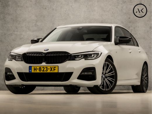 BMW 3 Serie 320i M Sport 184Pk Automaat (APPLE CARPLAY, M PAKKET, GROOT NAVI, SFEERVERLICHTING, LEDER/ACANTAR... BMW 3 Serie 320i M Sport 184Pk Automaat (APPLE CARPLAY, M PAKKET, GROOT NAVI, SFEERVERLICHTING, LEDER/ACANTAR...