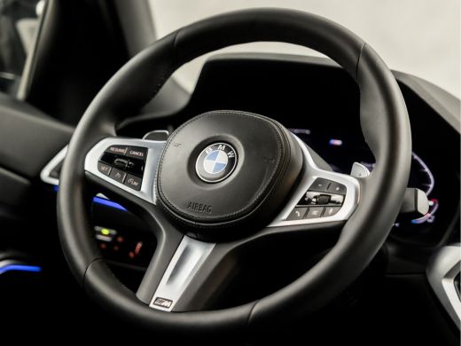 BMW 3 Serie 320i M Sport 184Pk Automaat (APPLE CARPLAY, M PAKKET, GROOT NAVI, SFEERVERLICHTING, LEDER/ACANTAR... ActivLease financial lease