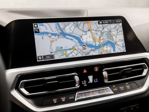 BMW 3 Serie 320i M Sport 184Pk Automaat (APPLE CARPLAY, M PAKKET, GROOT NAVI, SFEERVERLICHTING, LEDER/ACANTAR... ActivLease financial lease