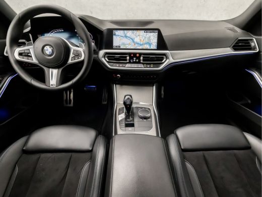 BMW 3 Serie 320i M Sport 184Pk Automaat (APPLE CARPLAY, M PAKKET, GROOT NAVI, SFEERVERLICHTING, LEDER/ACANTAR... ActivLease financial lease