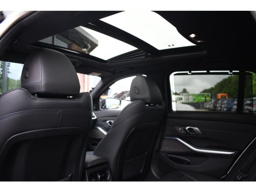 BMW 3 Serie Touring 330e M-Sport Pano Trekhaak Harman/K 19inch Camera ActivLease financial lease
