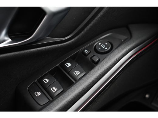 BMW 3 Serie Touring 330e M-Sport Pano Trekhaak Harman/K 19inch Camera ActivLease financial lease
